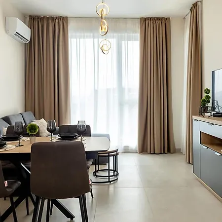 Apartment Modern With Balcony In C-max Center By Flat Manаger *